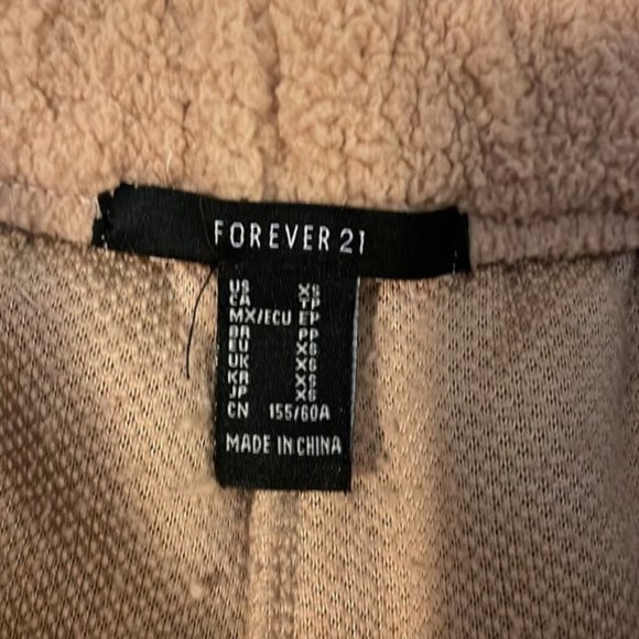 Forever 21 Shorts - Picture 2 of 5